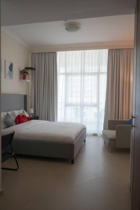 Step Into Serenity - Discover Modern Living In 1Br Apartment With Panoramic Views In Dubai Marina Near Jbr Walk, Beach And Bla Bla Club Exteriör bild