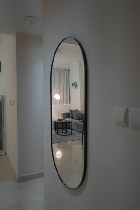 Step Into Serenity - Discover Modern Living In 1Br Apartment With Panoramic Views In Dubai Marina Near Jbr Walk, Beach And Bla Bla Club Exteriör bild