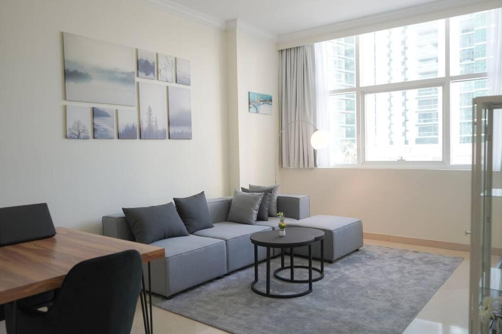 Step Into Serenity - Discover Modern Living In 1Br Apartment With Panoramic Views In Dubai Marina Near Jbr Walk, Beach And Bla Bla Club Exteriör bild