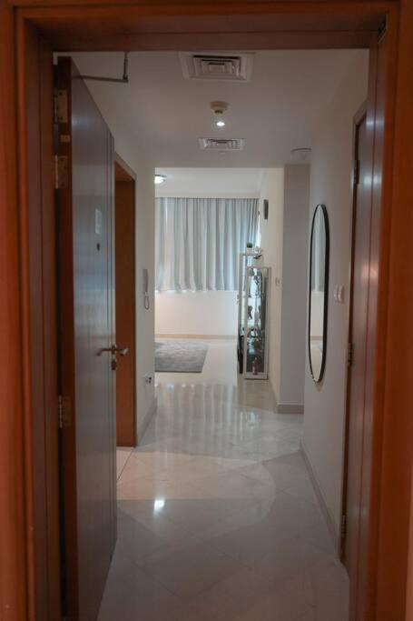 Step Into Serenity - Discover Modern Living In 1Br Apartment With Panoramic Views In Dubai Marina Near Jbr Walk, Beach And Bla Bla Club Exteriör bild