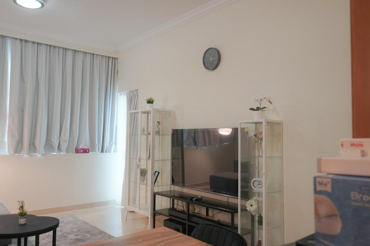 Step Into Serenity - Discover Modern Living In 1Br Apartment With Panoramic Views In Dubai Marina Near Jbr Walk, Beach And Bla Bla Club Exteriör bild