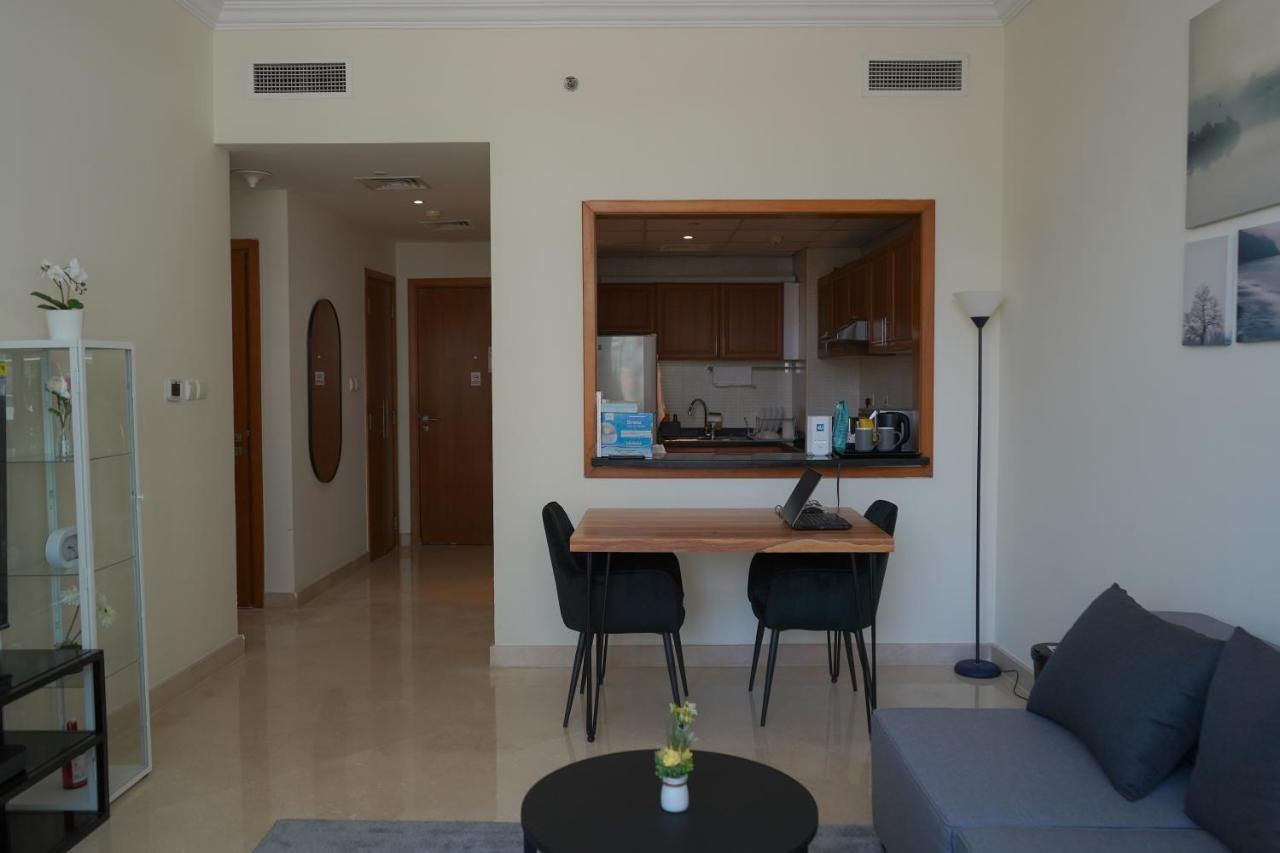Step Into Serenity - Discover Modern Living In 1Br Apartment With Panoramic Views In Dubai Marina Near Jbr Walk, Beach And Bla Bla Club Exteriör bild