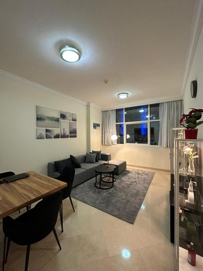 Step Into Serenity - Discover Modern Living In 1Br Apartment With Panoramic Views In Dubai Marina Near Jbr Walk, Beach And Bla Bla Club Exteriör bild